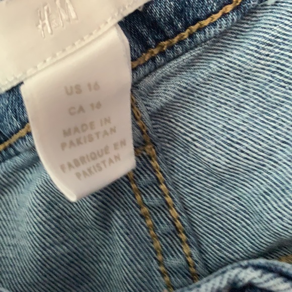 H&M jeans shorts - Picture 3 of 4